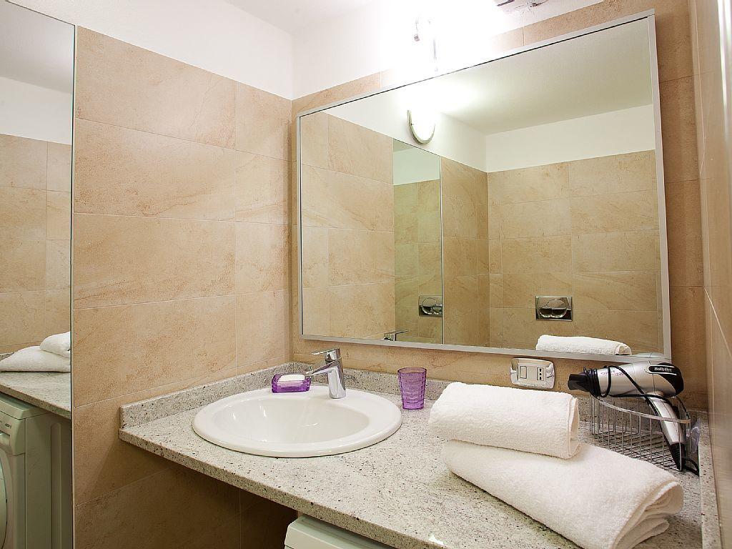 Apartment Bella Vista In Mezzegra With Pool Sleeps 6- By Italian Apartments Exterior photo